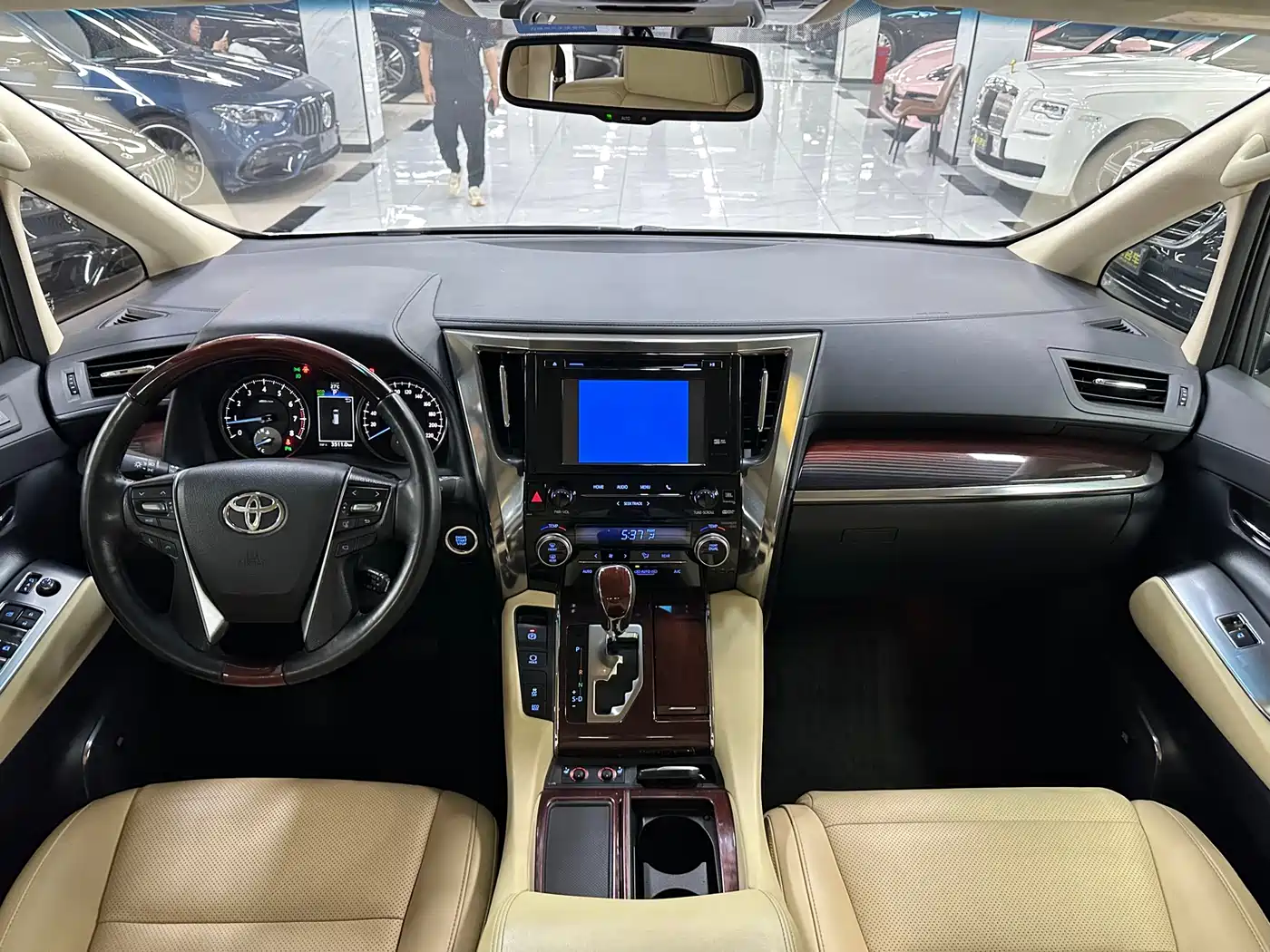 Toyota Alphard 2015 3.5L Luxury Edition фото 9