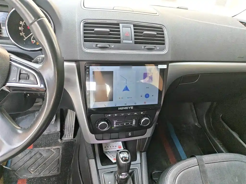 Škoda Yeti 2014 1.8TSI DSG Polar Edition фото 6