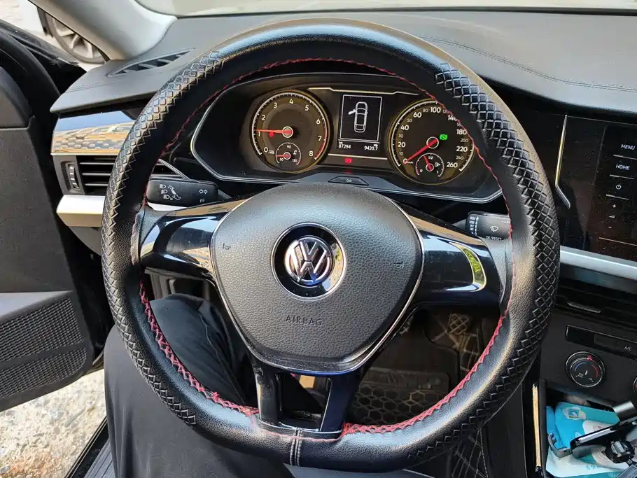 Photo 15 - Volkswagen Passat