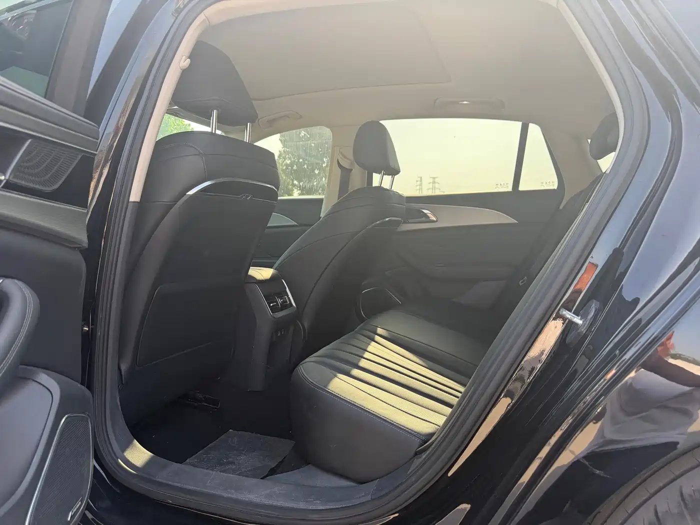 Hongqi H5 2023 2.0T Auto Smart Connect Flag Enjoy фото 12