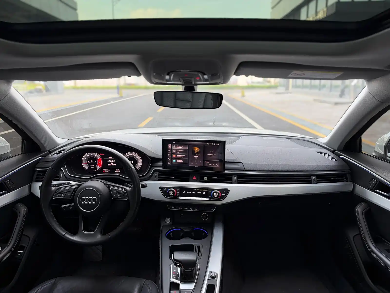 Photo 12 - Audi A4L
