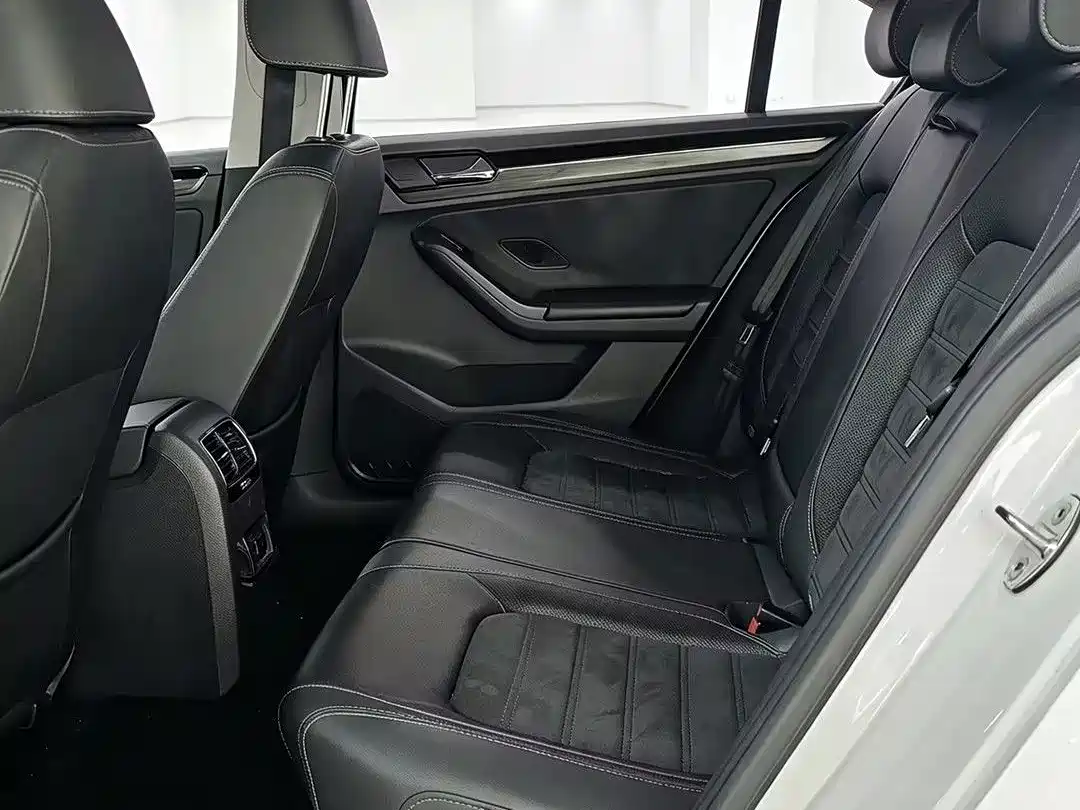 Фото 6 - Volkswagen Sagitar