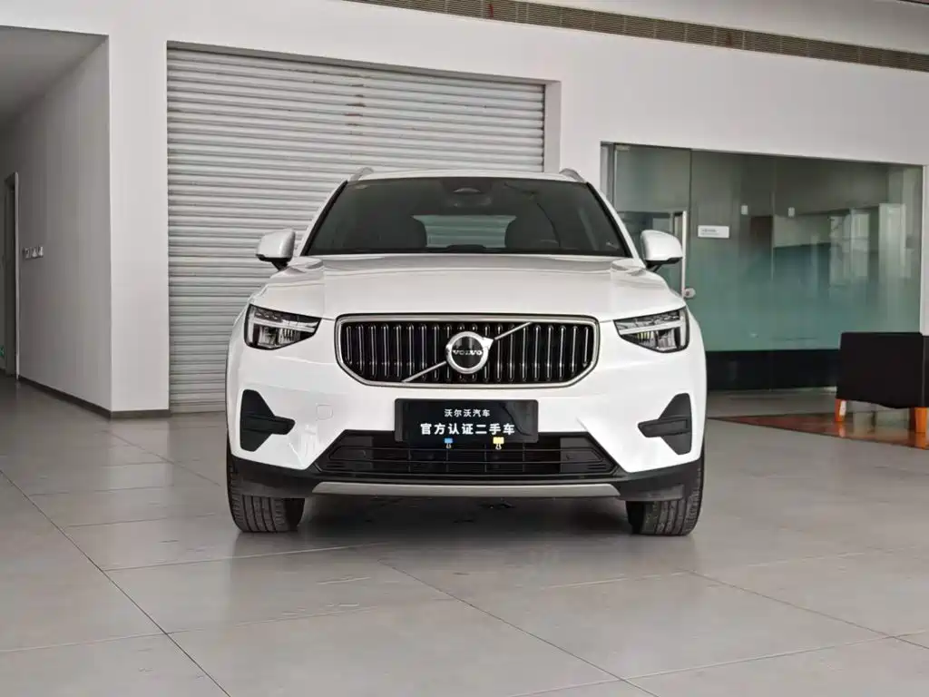 Volvo XC40 2024 2025 B3 Smart Elite Luxury Edition