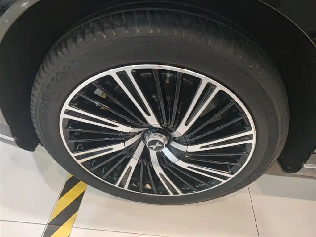 XPeng G9 2024 702 Pro фото 23