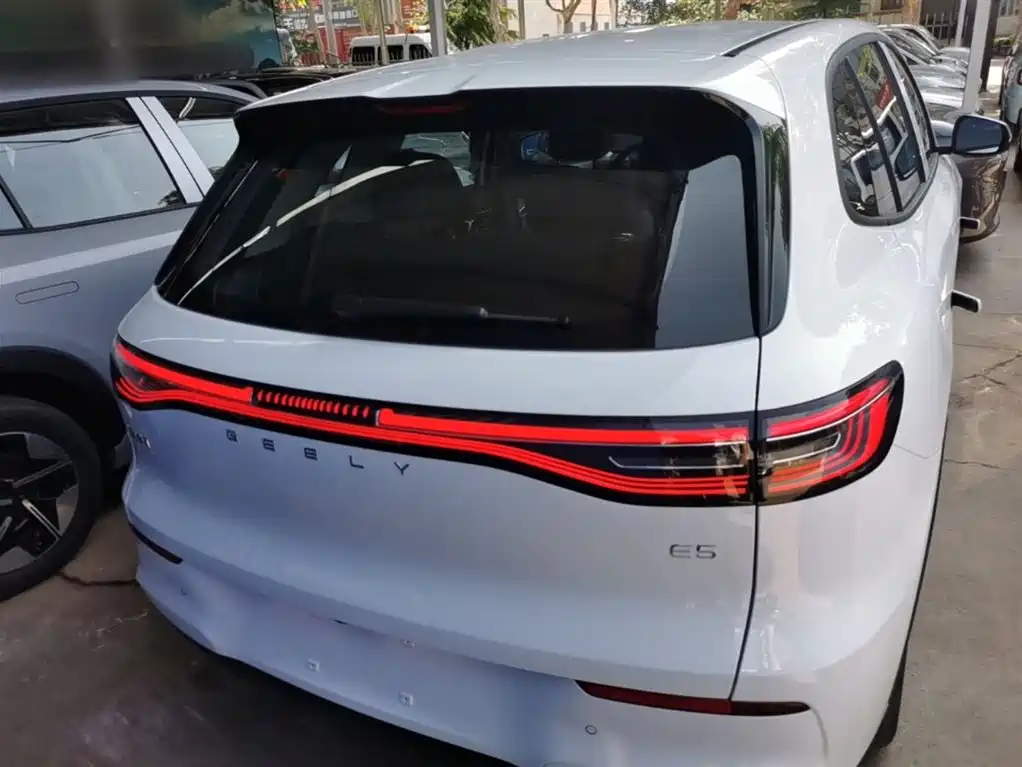 Geely Galaxy Galaxy E5 2026 530km Voyager Edition фото 6