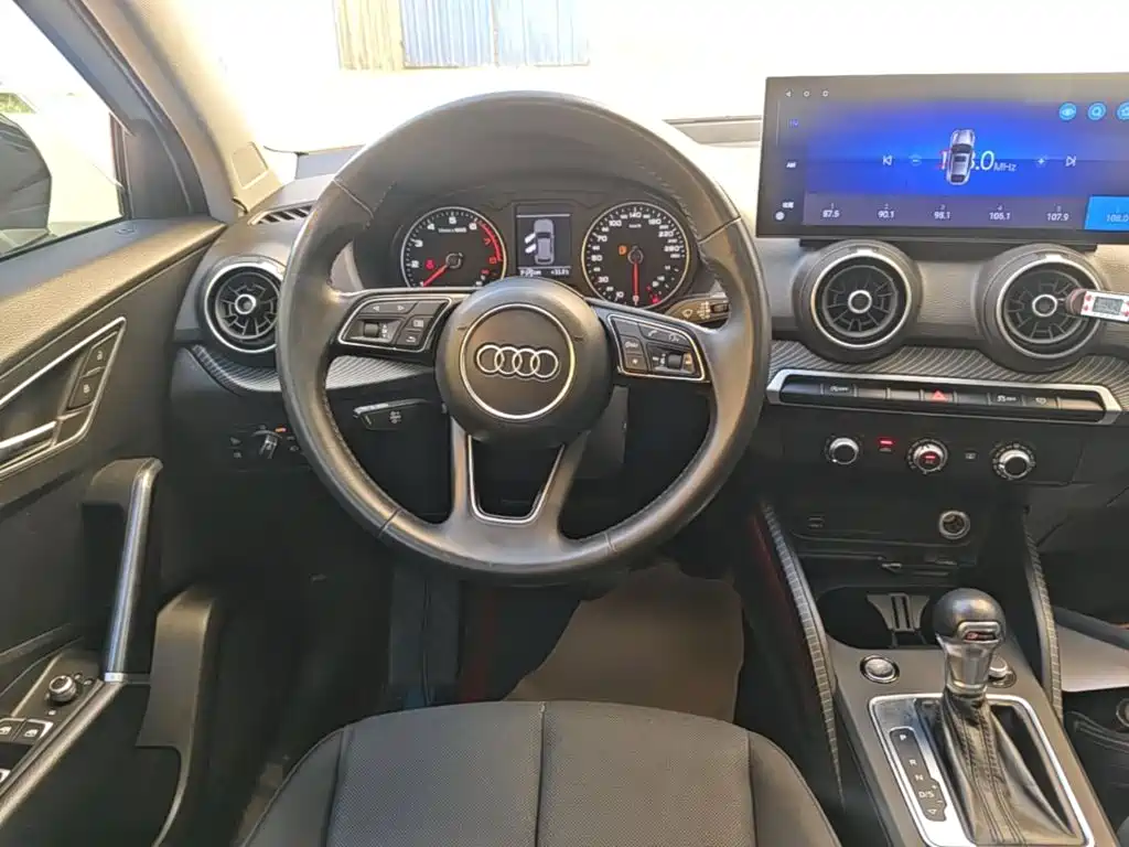 Audi Q2L 2019 2018 35 TFSI Launch Exclusive Edition China VI
