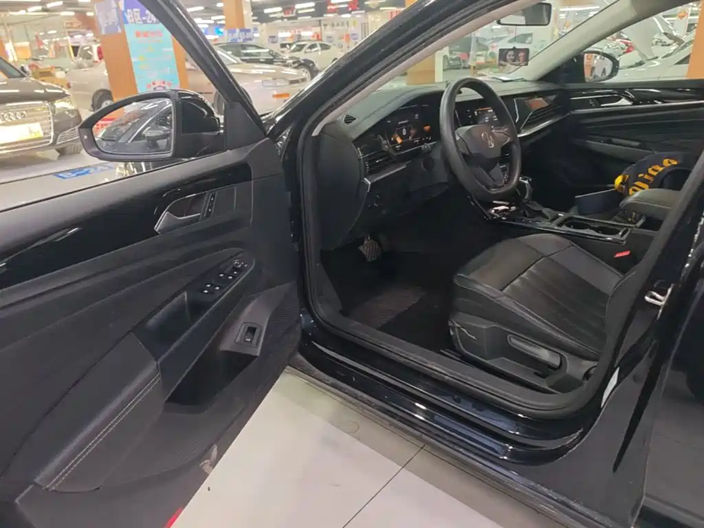 Photo 16 - Volkswagen Passat