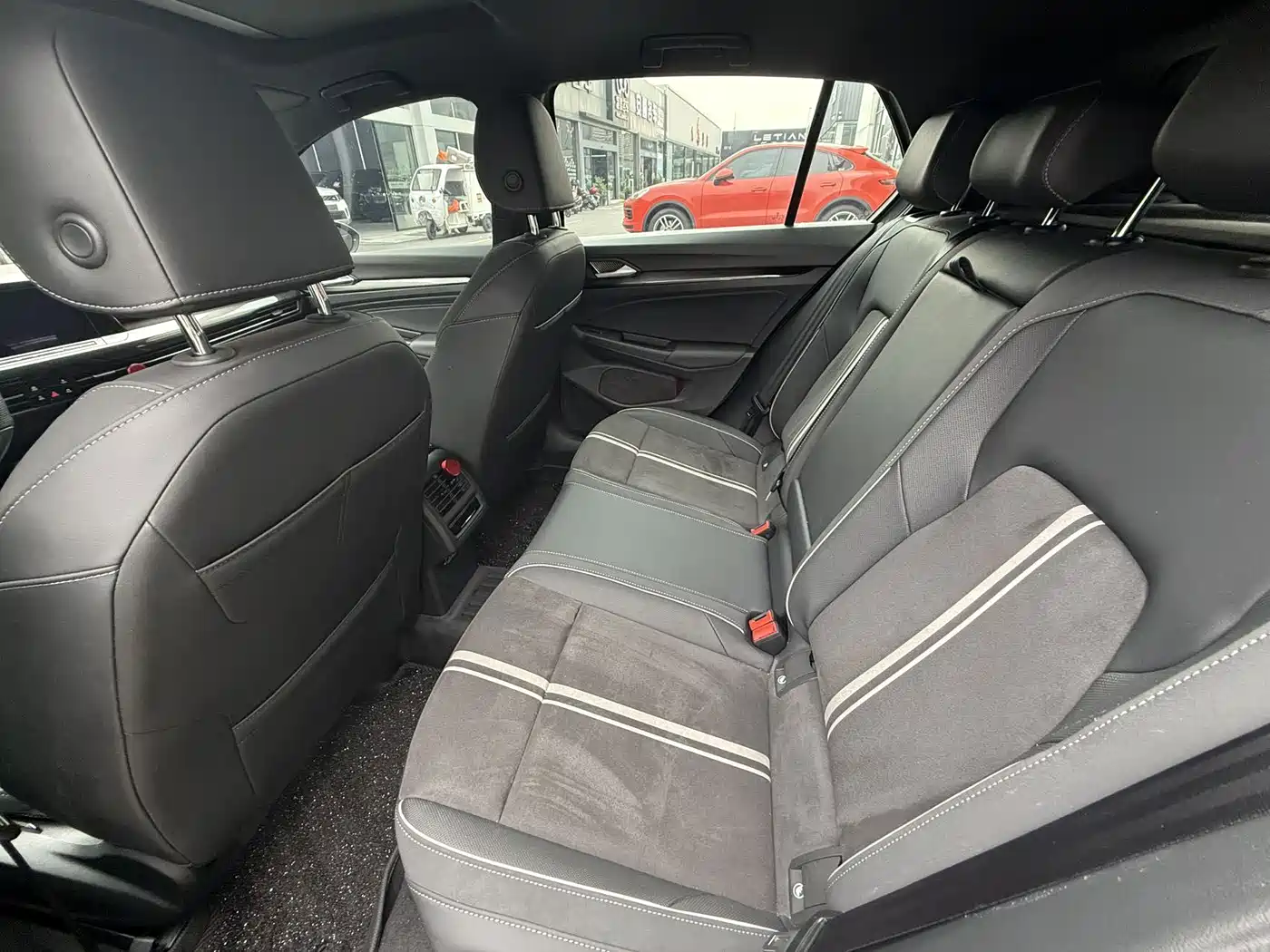 Фото 8 - Volkswagen Golf