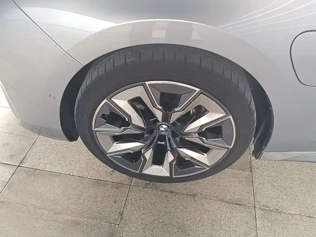 BMW i7 2023 2023 xDrive60L Luxury Package