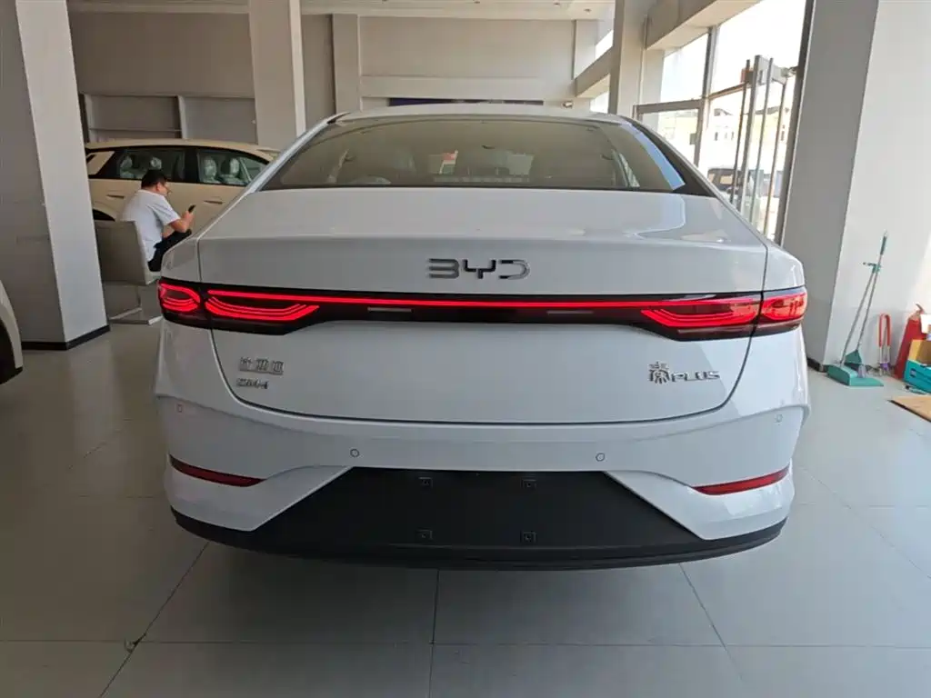 BYD Qin PLUS 2026 DM-i Smart Edition 128KM Progressive фото 6