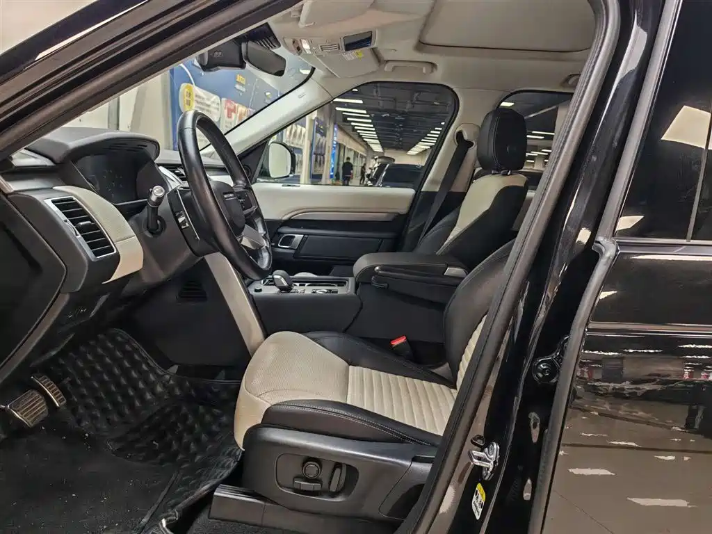 Land Rover Discovery 2021 360PS R-Dynamic S фото 4
