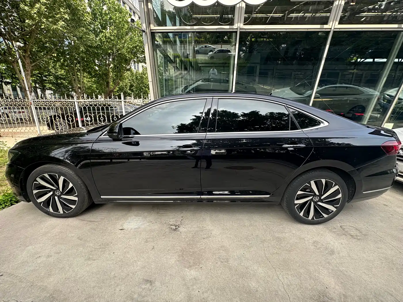 Volkswagen Passat 2021 Model 330TSI Elite Edition фото 8