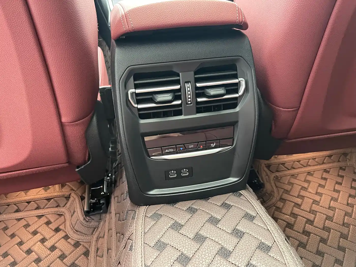 BMW 3 Series 2025 330Li Premium M Sport Night Edition фото 19