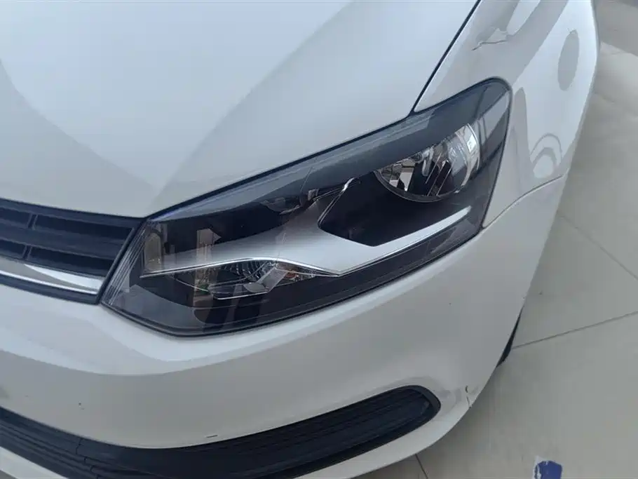 Volkswagen Polo 2018 1.5L Manual Safe Drive фото 5