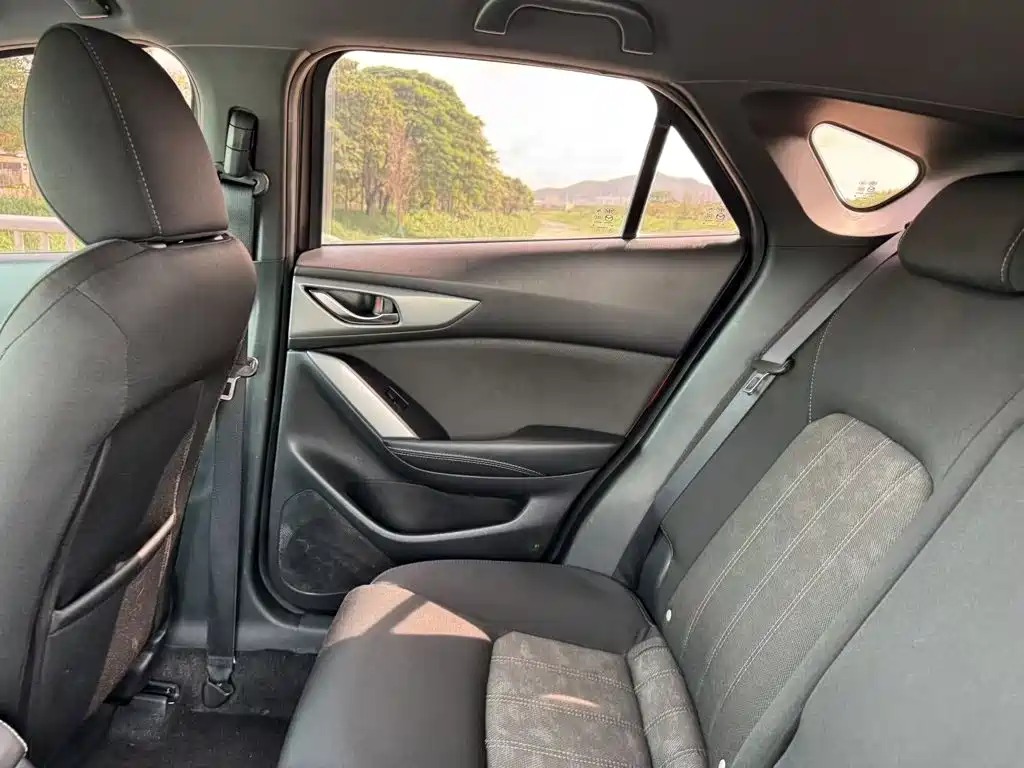 Photo 20 - Mazda CX-4