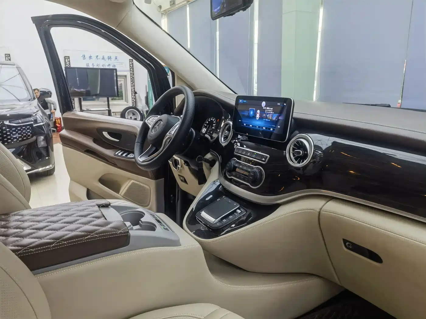 Mercedes-Benz Vito 2016 2.0T Elite Edition фото 6