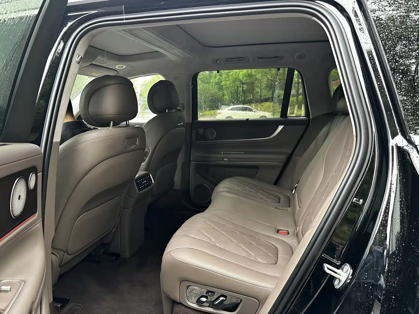 AITO Wenjie AITO M9 2024 Model Extended Range Ultra Edition 52kWh 5-Seater фото 5