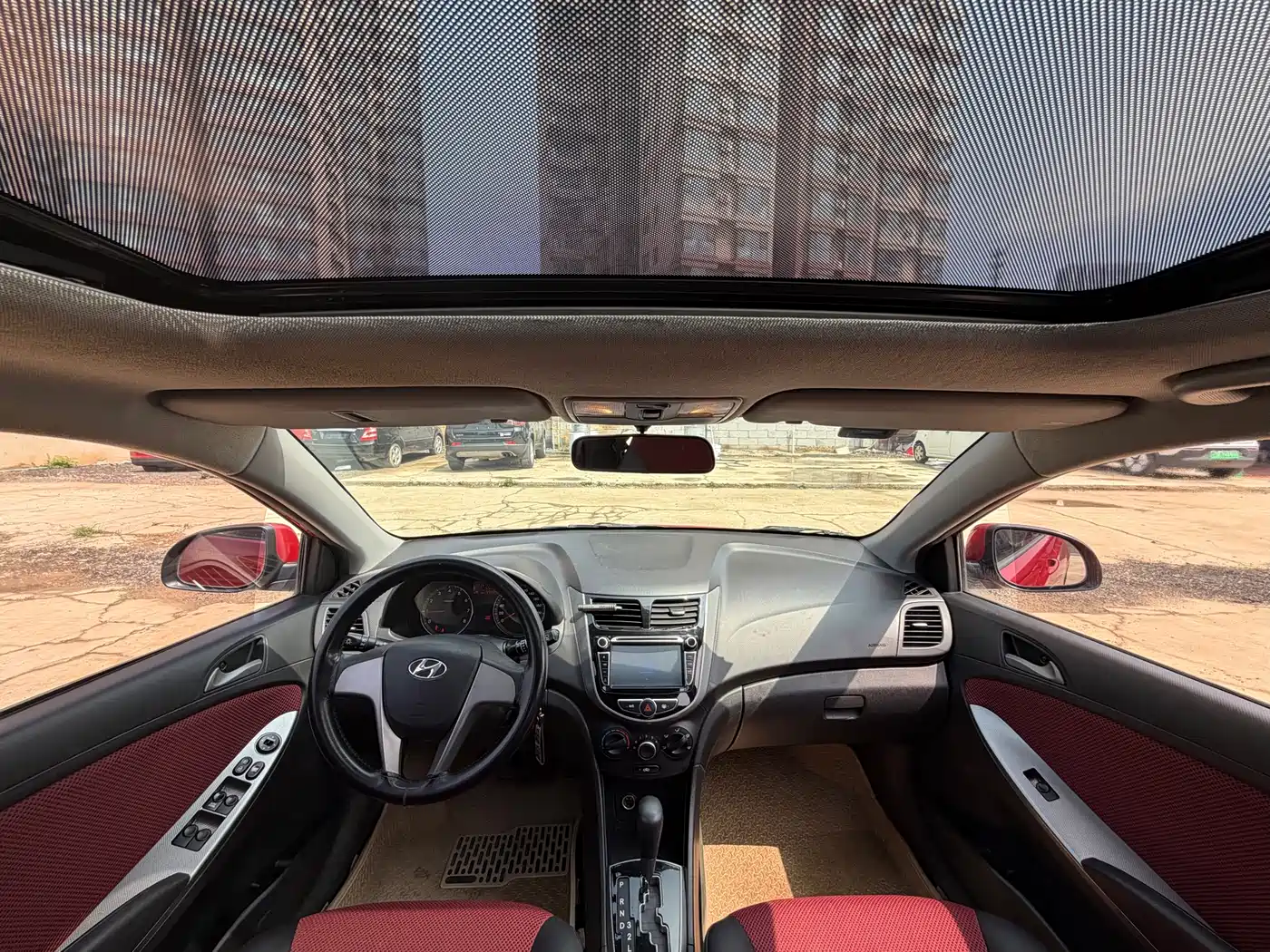 Hyundai Reina 2014 Model 1.4L Automatic GLX фото 9