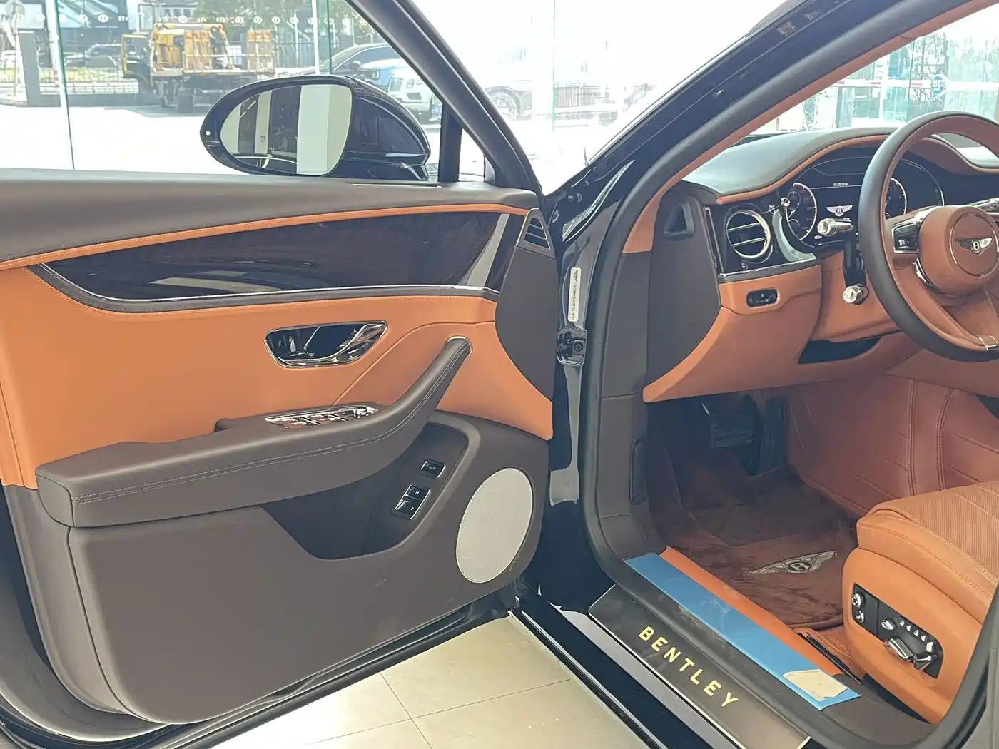 Bentley Flying Spur 2024 2024 4.0T V8 Standard Edition