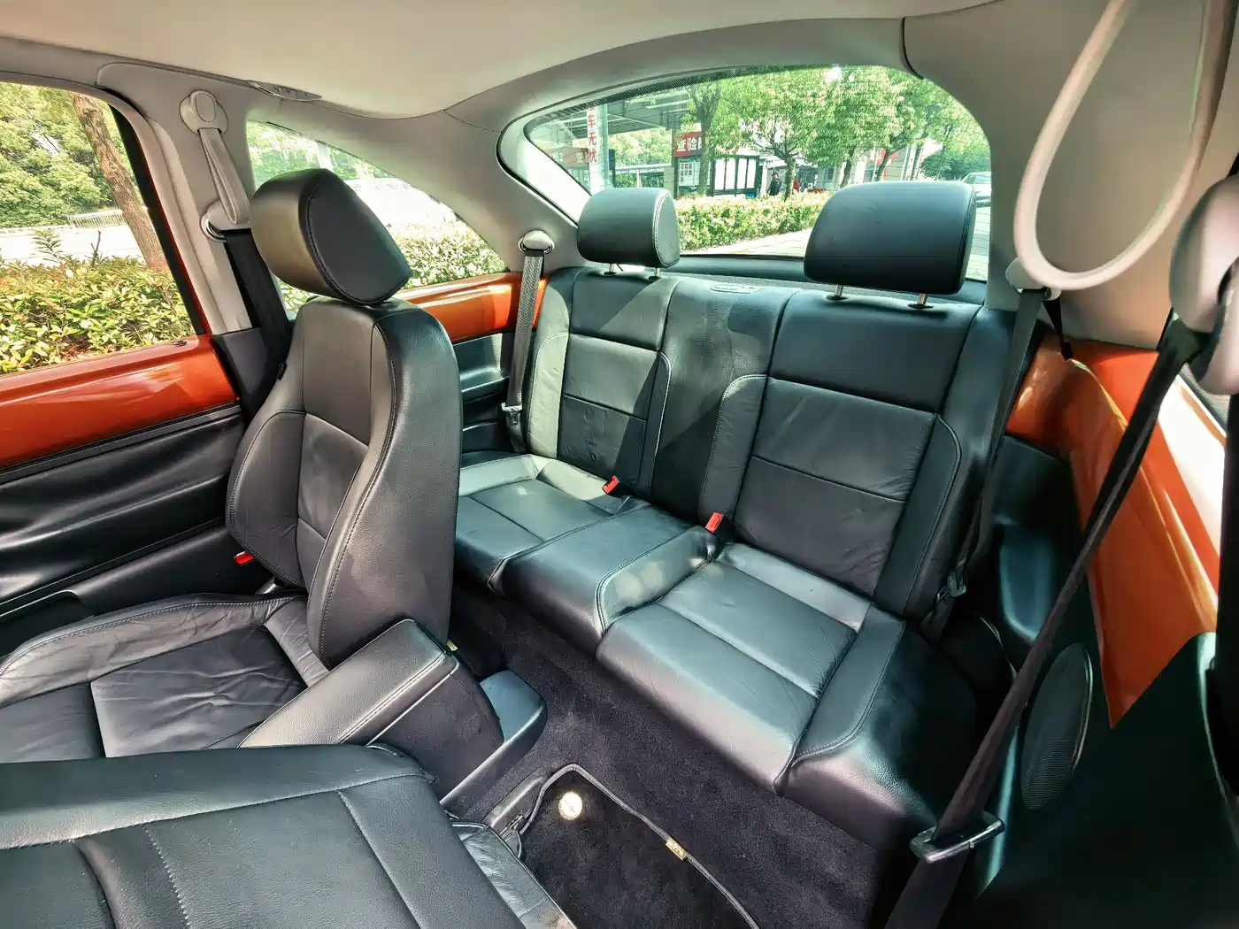 Volkswagen Beetle 2010 1.8T BlackOrange Luxury Edition фото 9