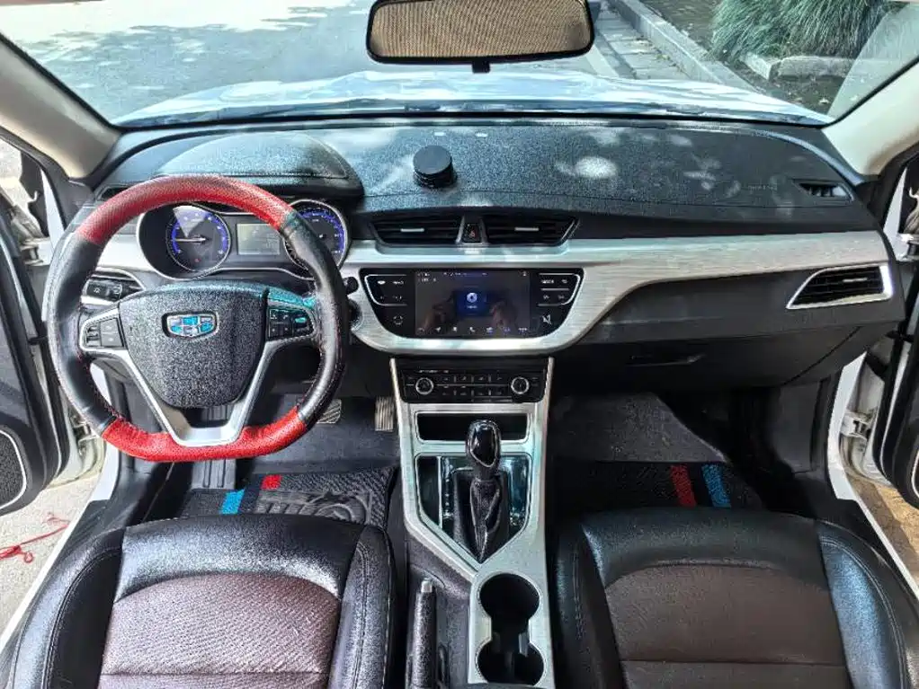 Фото 6 - Geely Vision