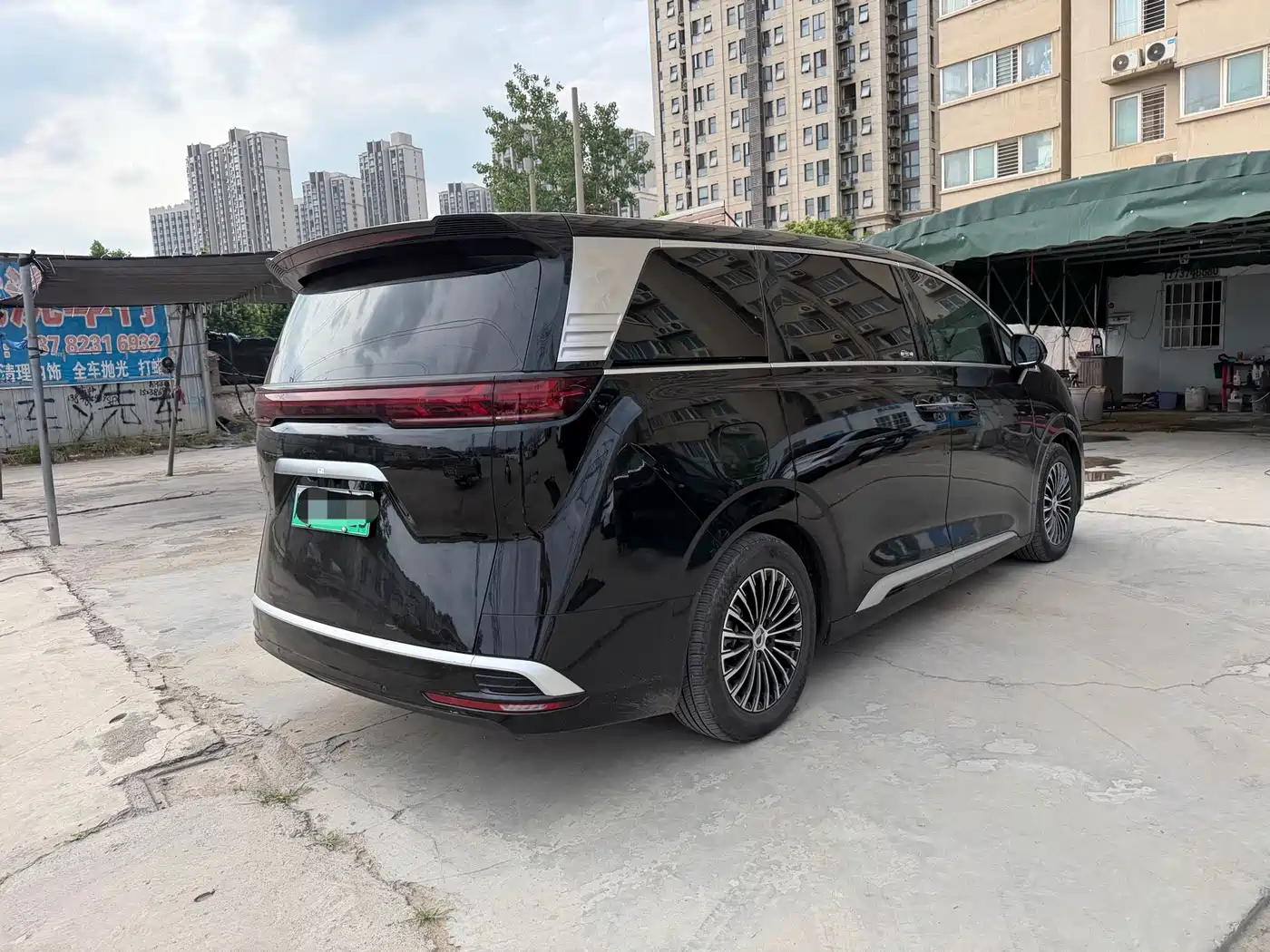 Denza D9 2022 DM-i 970 AWD Flagship фото 9