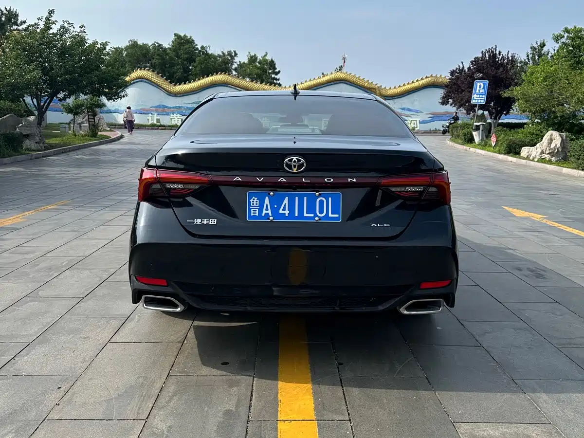 Toyota Avalon 2022 2.0L XLE Premium фото 5