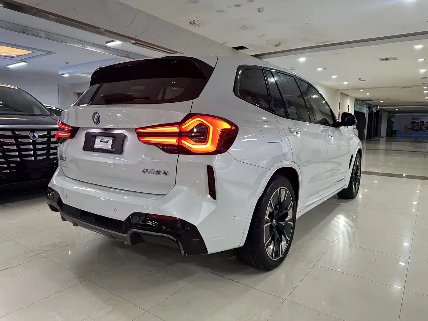 Фото 15 - BMW iX3
