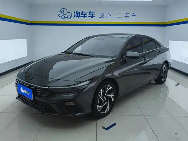 HYUNDAI ELANTRA