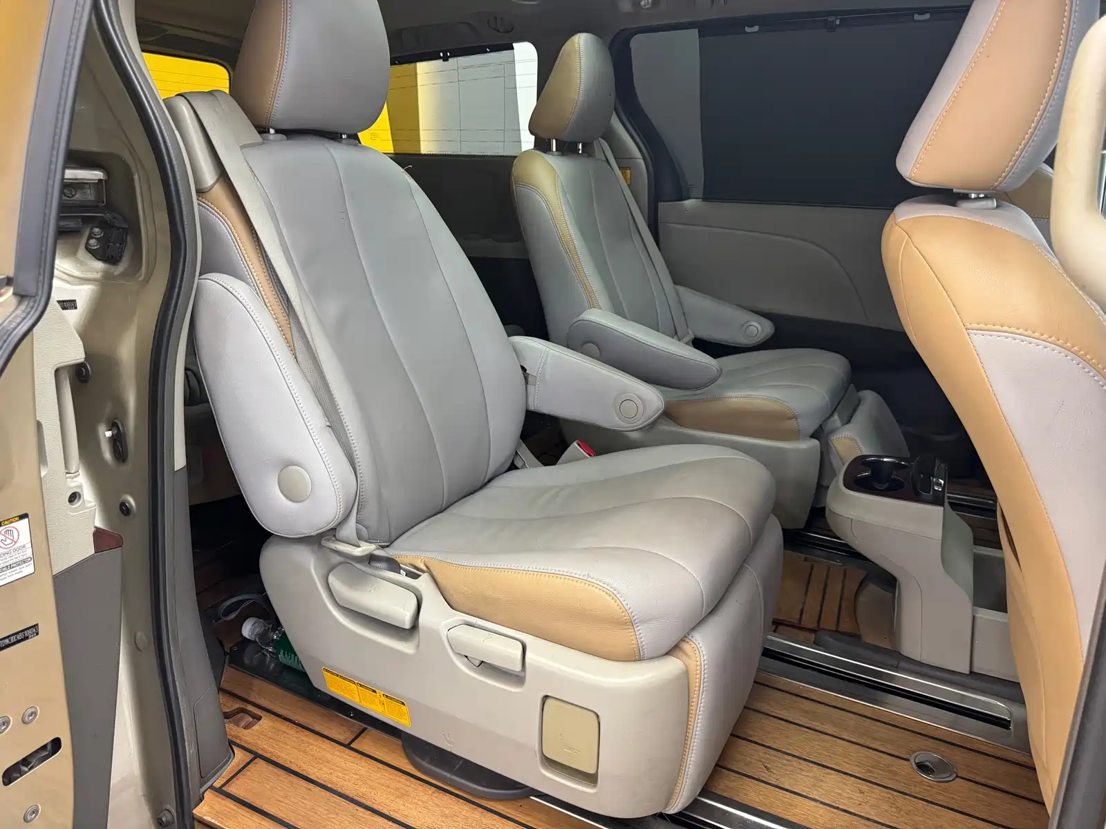 Фото 19 - Toyota Sienna