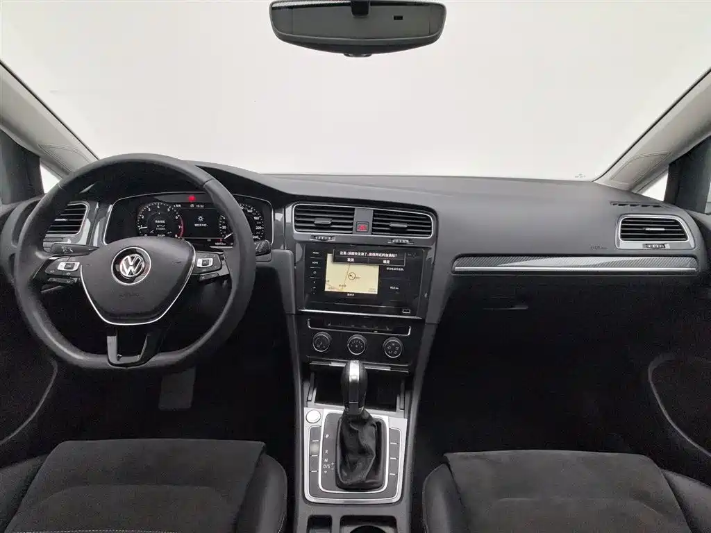 Volkswagen Golf 2020 Beloved Edition 280TSI DSG Luxury фото 5