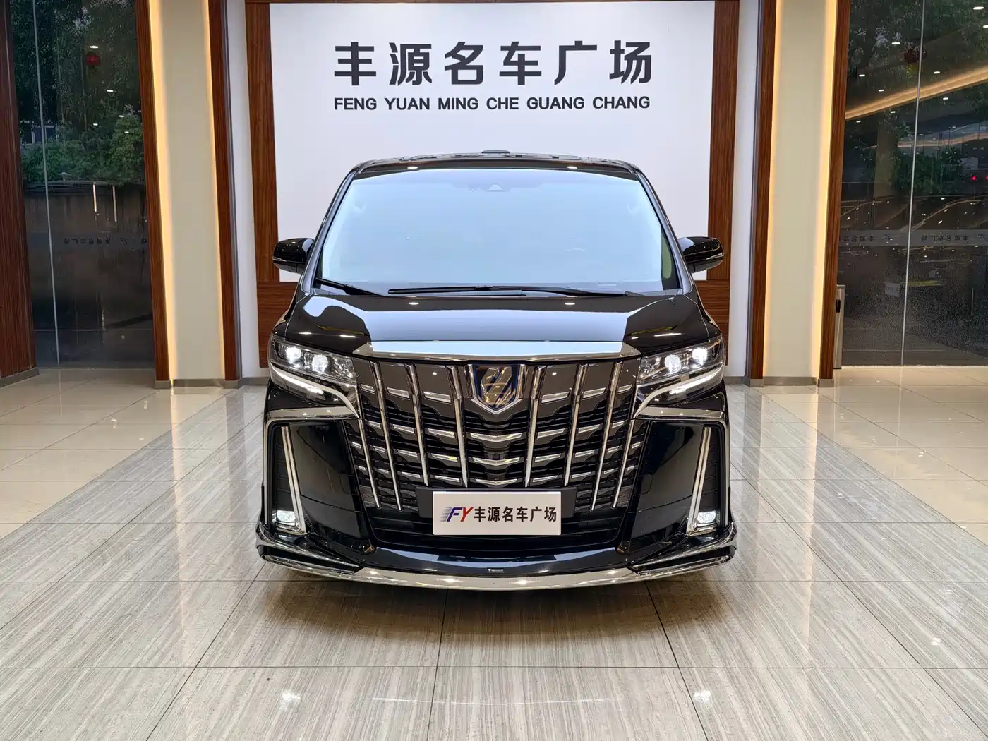 Toyota Alphard 2021 Hybrid 2.5L Premium фото 2