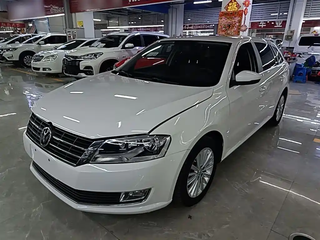 Volkswagen Lavida Tour 2013 1.6L Automatic Comfort фото 2
