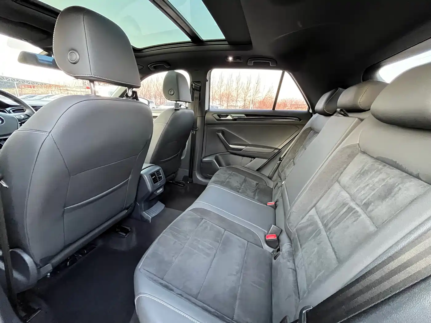 VOLKSWAGEN T ROC EXPLORING SONGS