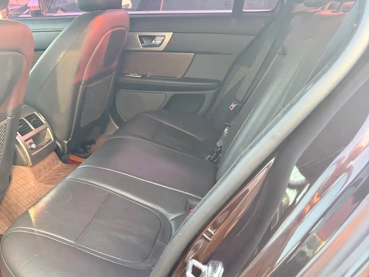 Jaguar XF 2014 2015 XF 2.0T Style Edition