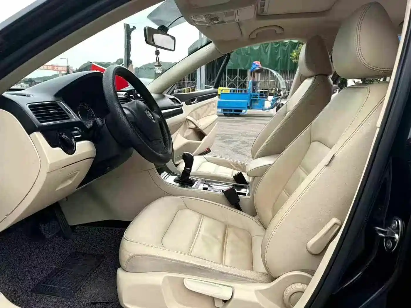 Volkswagen Passat 2011 1.8TSI DSG Honor Edition фото 4