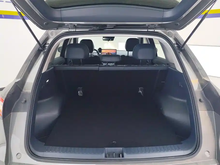 GEELY GALAXY GALAXY E5