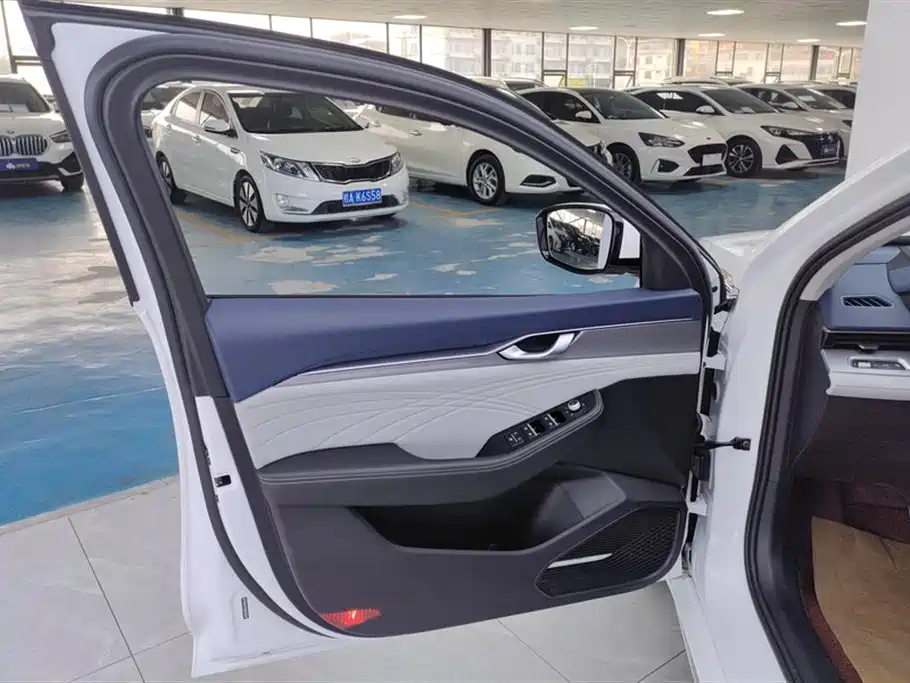 GEELY AUTOMOBILE XINGRUI