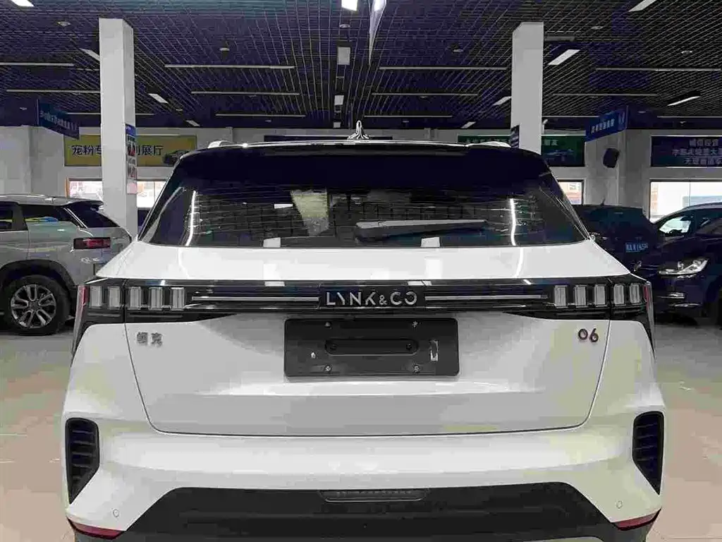 Lynk & Co 06 2020 1.5T Power Pro фото 5