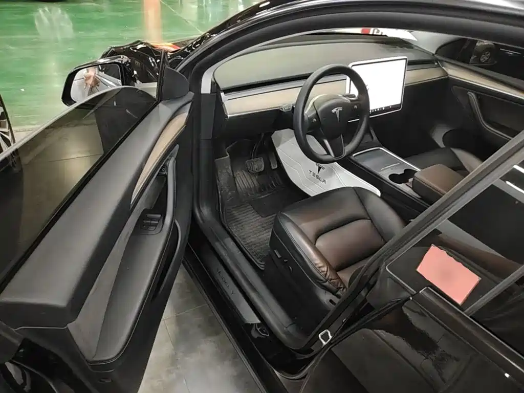 Фото 16 - Tesla Model Y