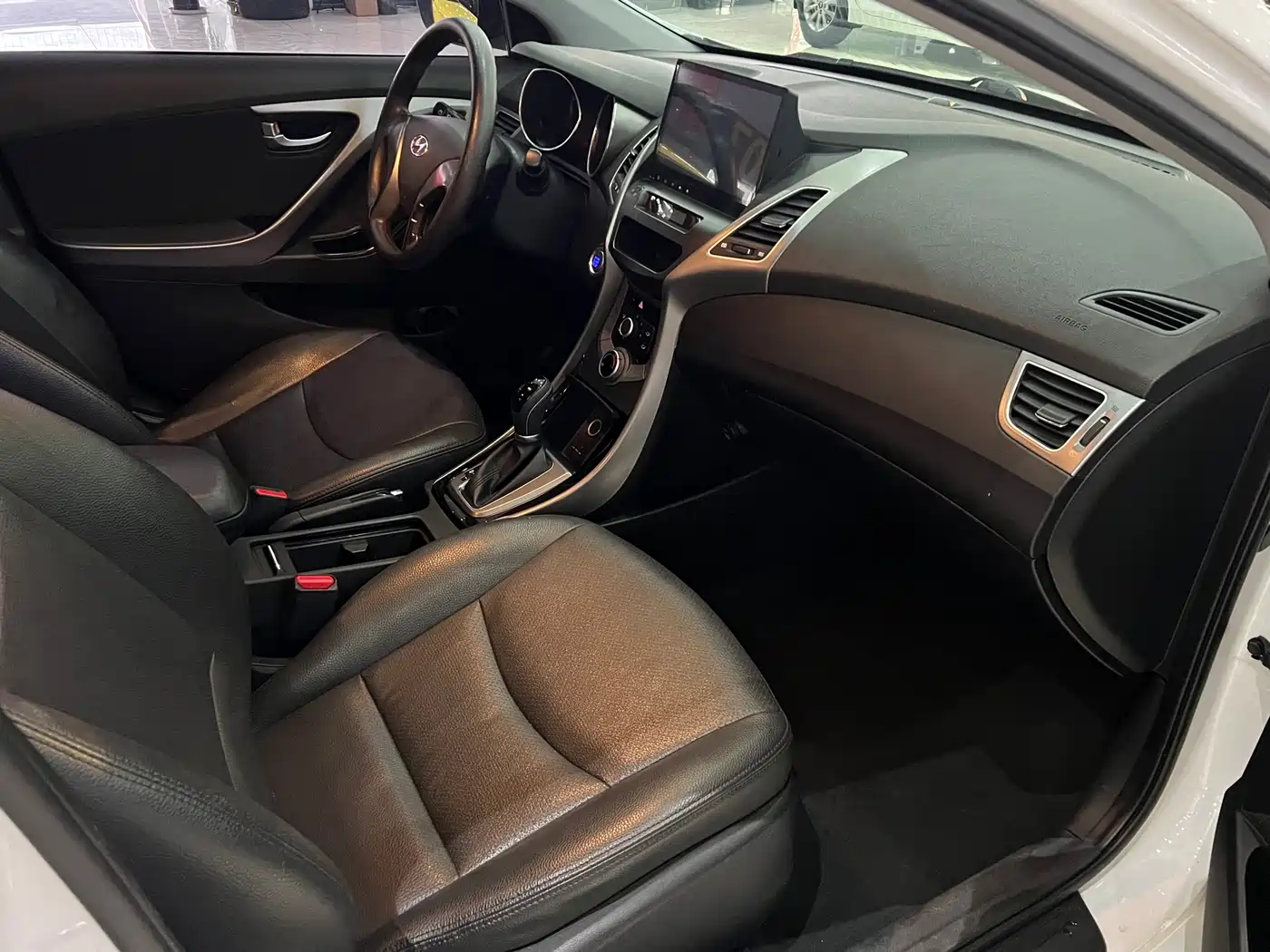 Hyundai Langdong 2015 1.6L Auto Premium фото 8