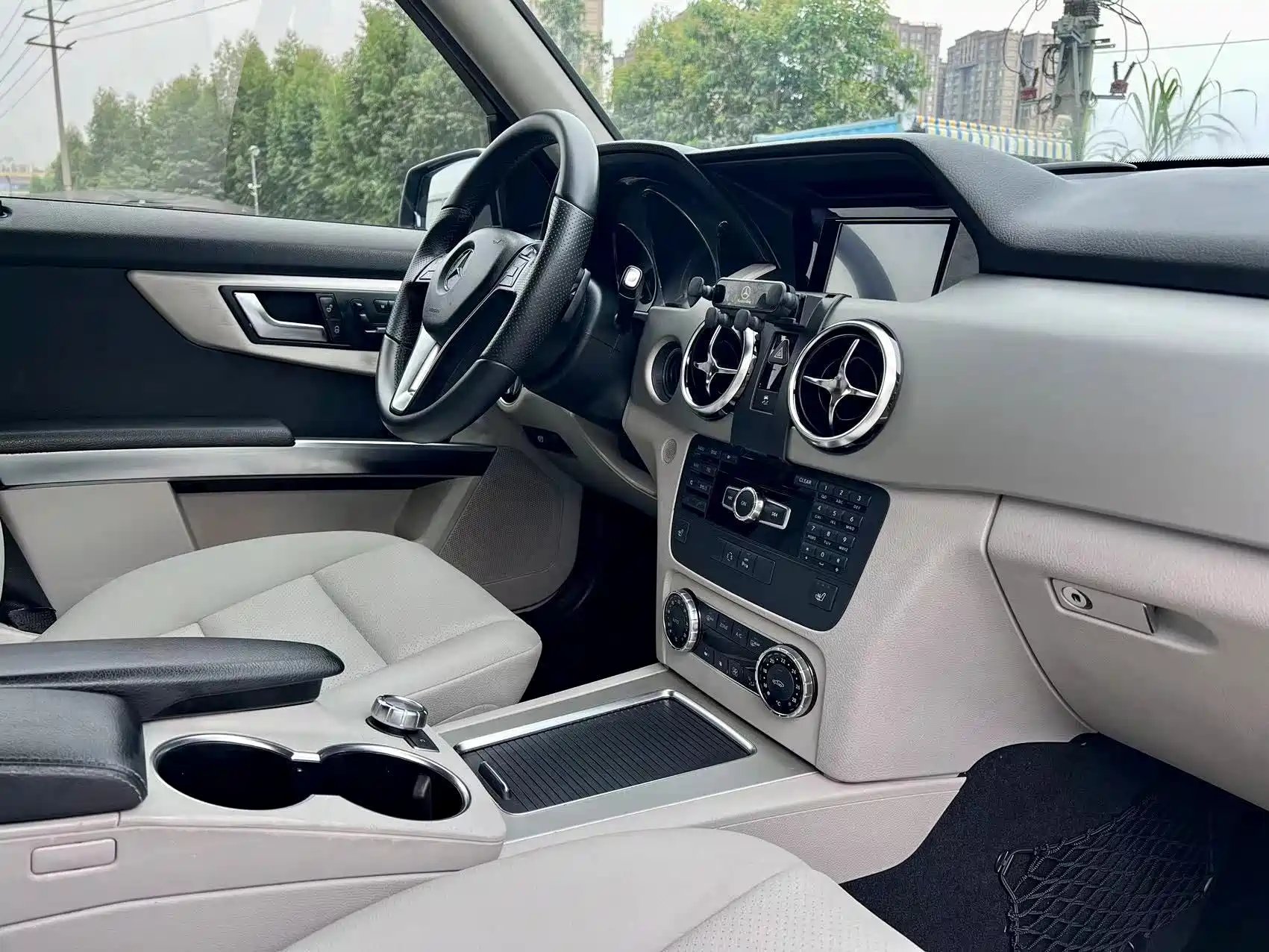 Photo 15 - Mercedes-Benz GLK-Class