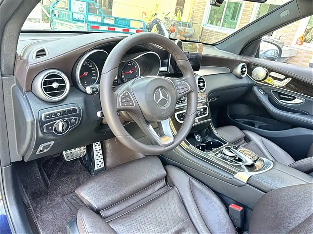 Mercedes-Benz GLC 2016 GLC 260 4MATIC Luxury фото 13