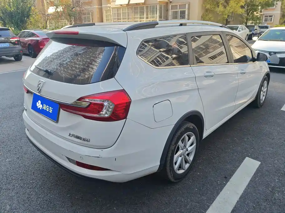Baojun 310W 2018 2017 1.5L Manual Fashion China VI