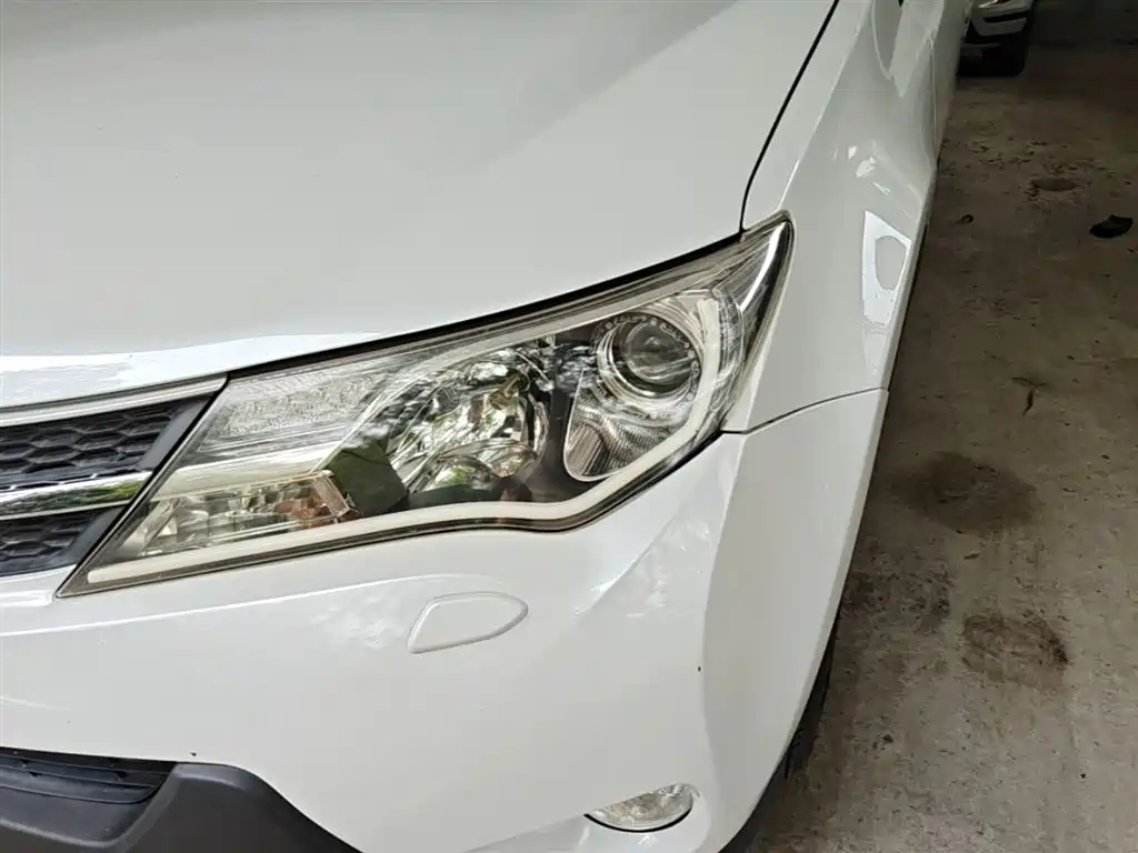 Toyota RAV4 Rongfang 2015 2.5L Automatic 4WD Elite Edition фото 23