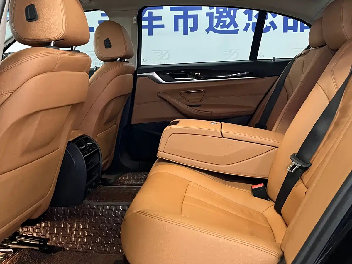 BMW 5 Series 2018 528Li Launch Special Edition фото 10