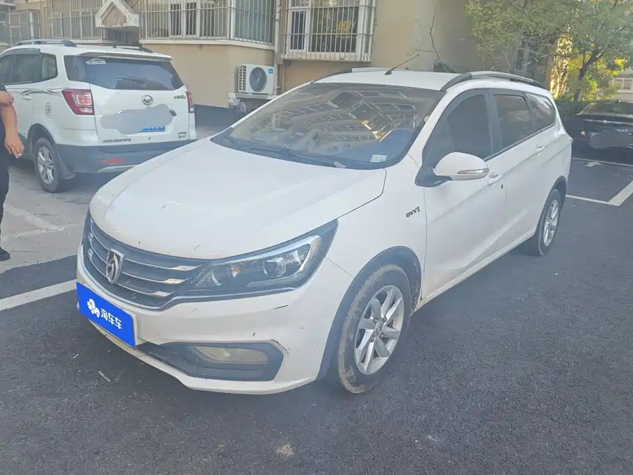Baojun 310W 2018 2017 1.5L Manual Fashion China VI