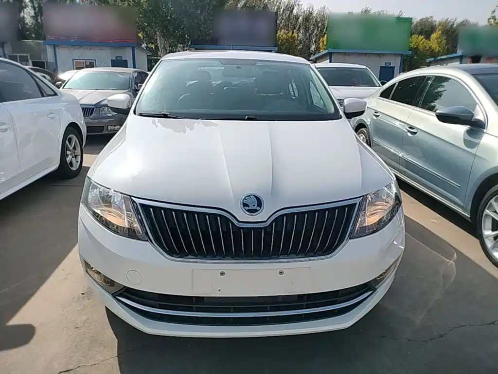 Photo 3 - Škoda Rapid