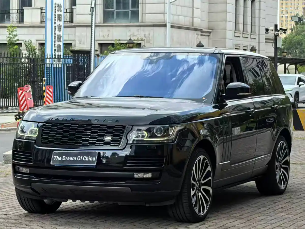 Photo 10 - Land Rover Range Rover