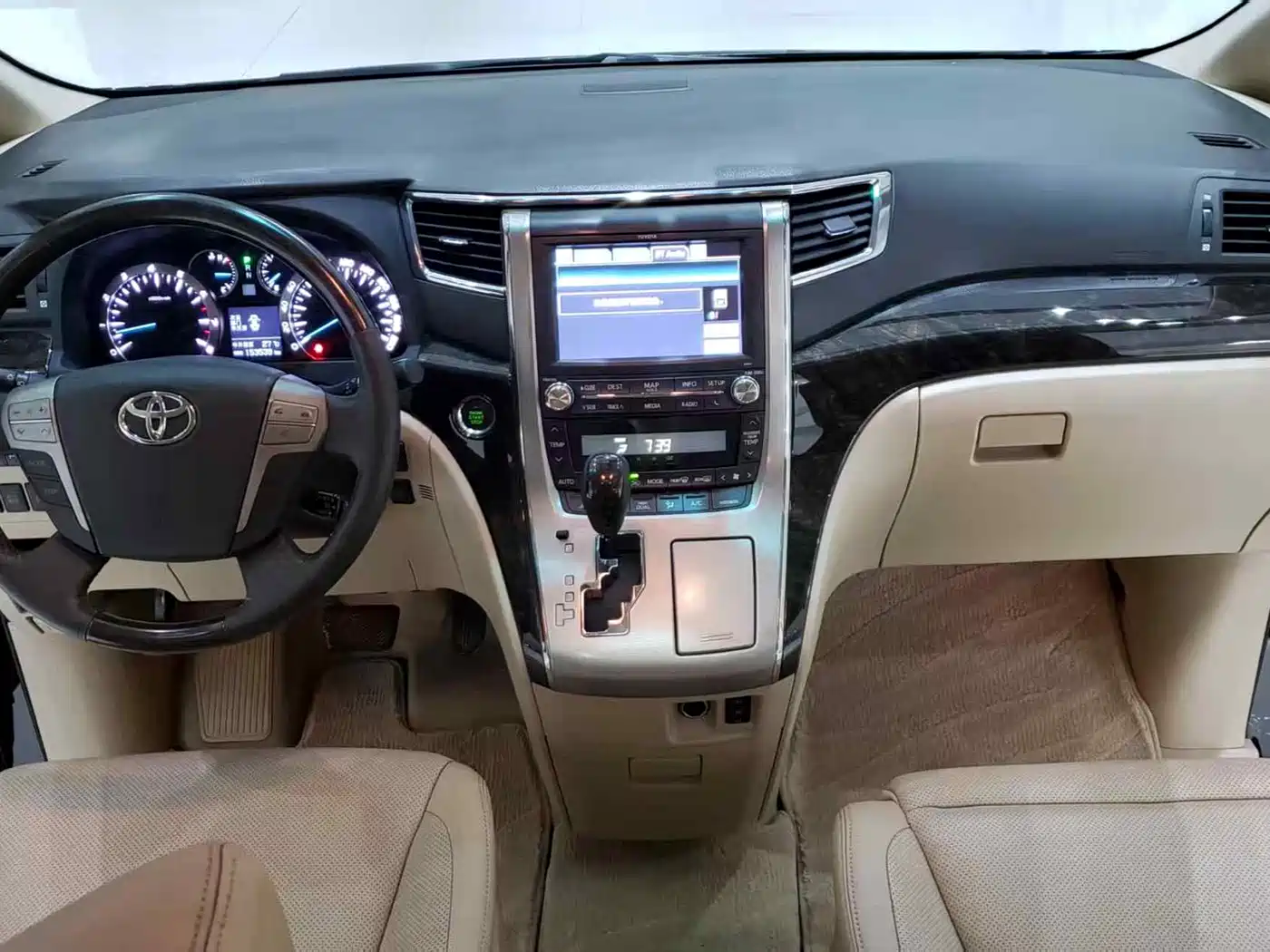 Toyota Alphard 2012 3.5L Premium Edition фото 4